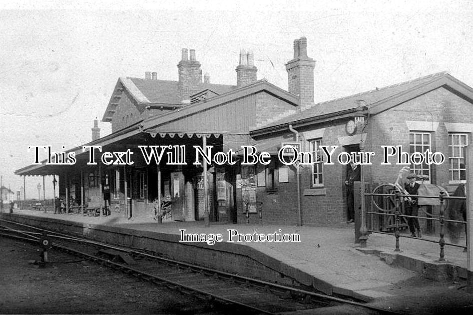 LI 119 - Barton On Humber Railway Station, Lincolnshire c1925