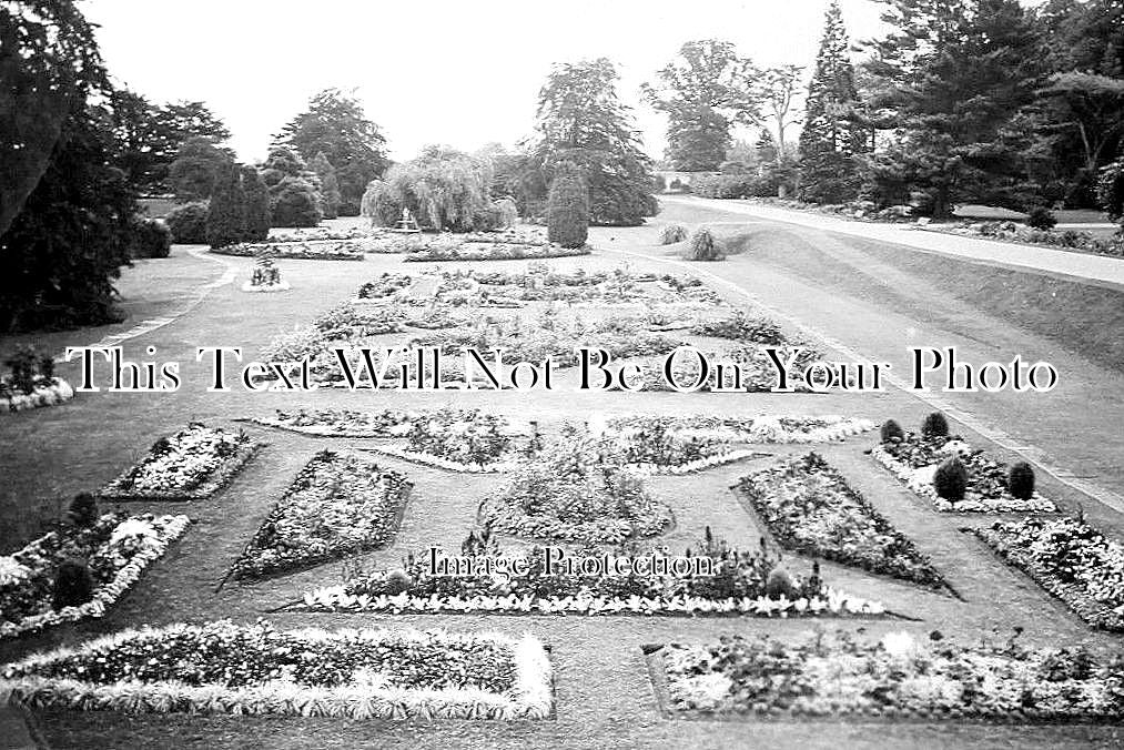 LI 1329 - Walcott Hall Gardens, Stamford, Lincolnshire