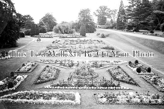 LI 1329 - Walcott Hall Gardens, Stamford, Lincolnshire