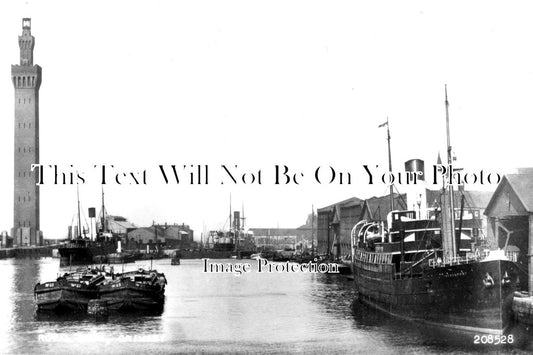 LI 1649 - Royal Dock, Grimsby, Lincolnshire