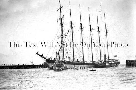 LI 1674 - Everett G. Griggs Being Towed Into Grimsby, Lincolnshire c1909