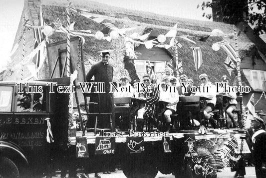 LI 1716 - Carnival Floats, Crowland, Lincolnshire