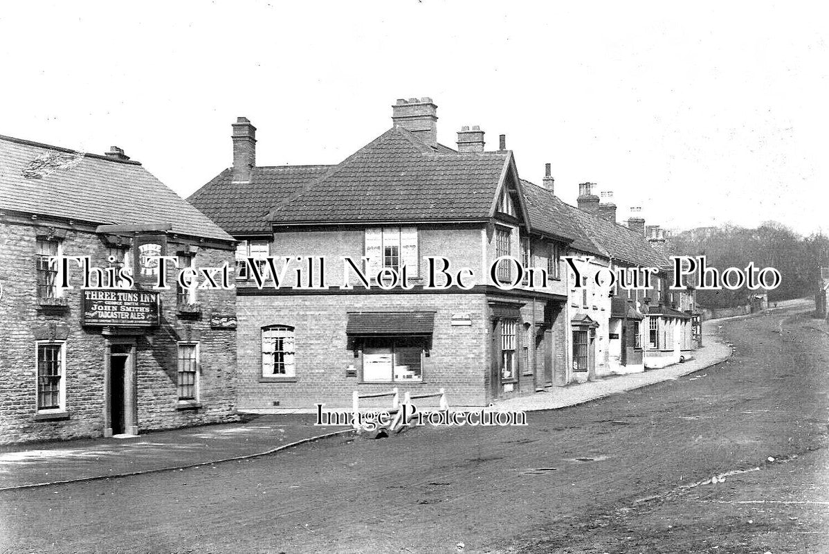 LI 1930 - Three Tuns Inn, South Cave, Lincolnshire
