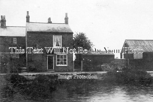 LI 198 - Torksey Lock, Lincolnshire