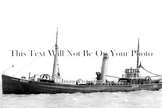 LI 2022 - Grimsby Fishing Trawler GY 825 'Buzzard' Lincolnshire c1910