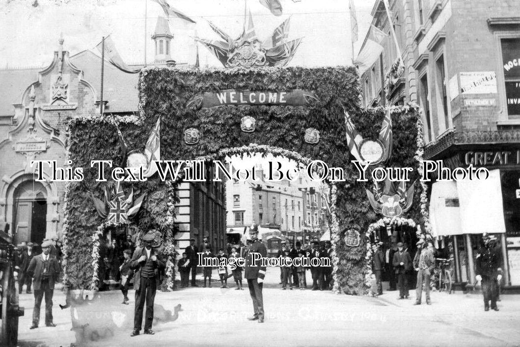 LI 208 - Welcome Arch, Grimsby, Lincolnshire 1904