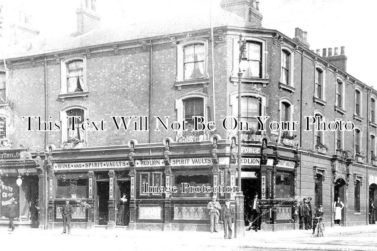 LI 2104 - Red Lion Pub, Nelson Street, Grimsby, Lincolnshire c1905