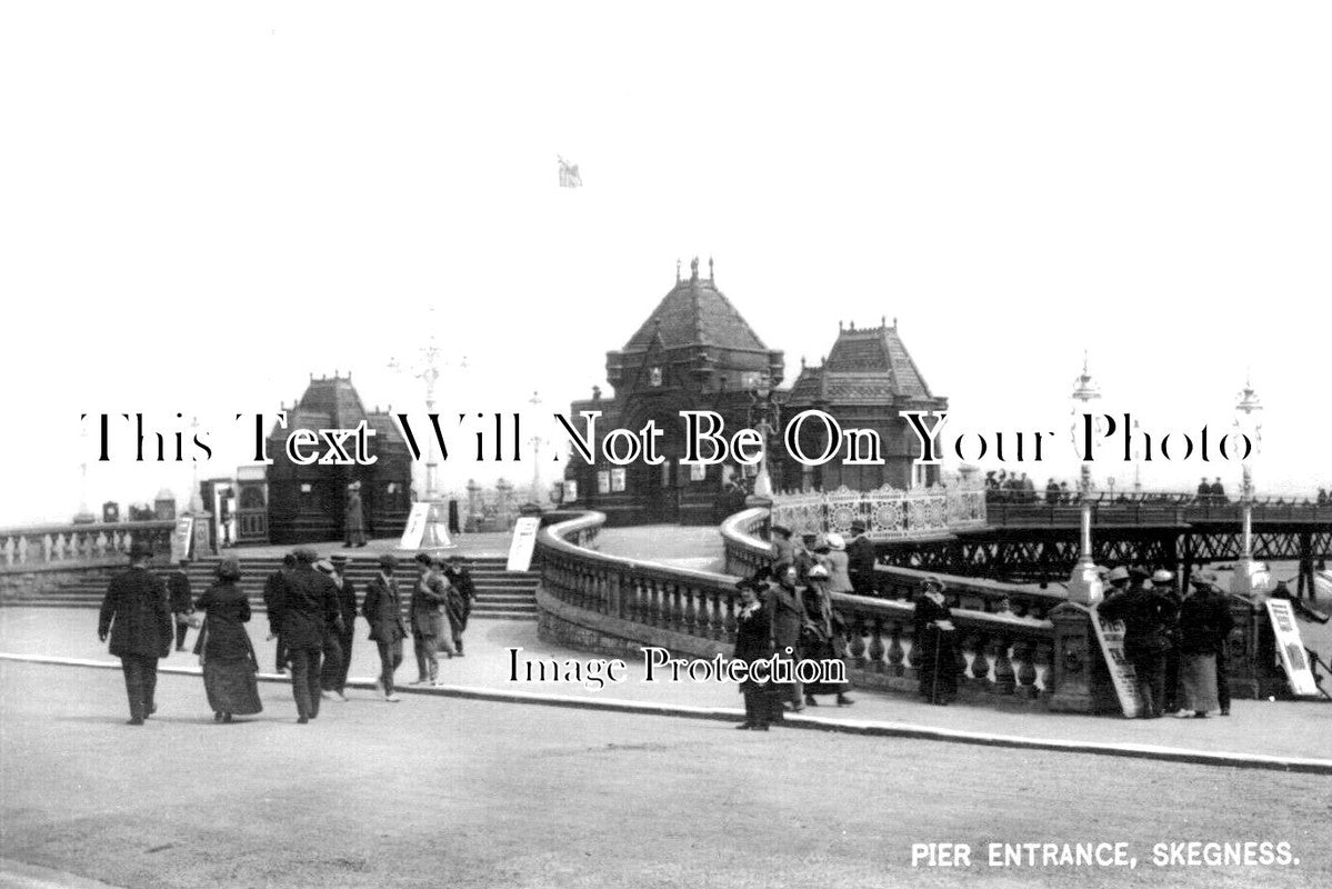 LI 2227 - Pier Entrance, Skegness, Lincolnshire c1930