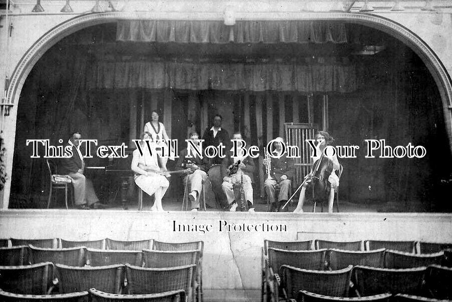 LI 2570 - Butlins Entertainers At Skegness Resort, Lincolnshire