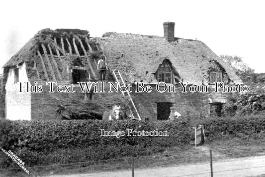 LI 2626 - Thatching Cottage, Hagworthingham, Lincolnshire c1912