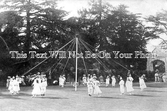 LI 3067 - Witham On The Hill Maypole Dancers, Lincolnshire
