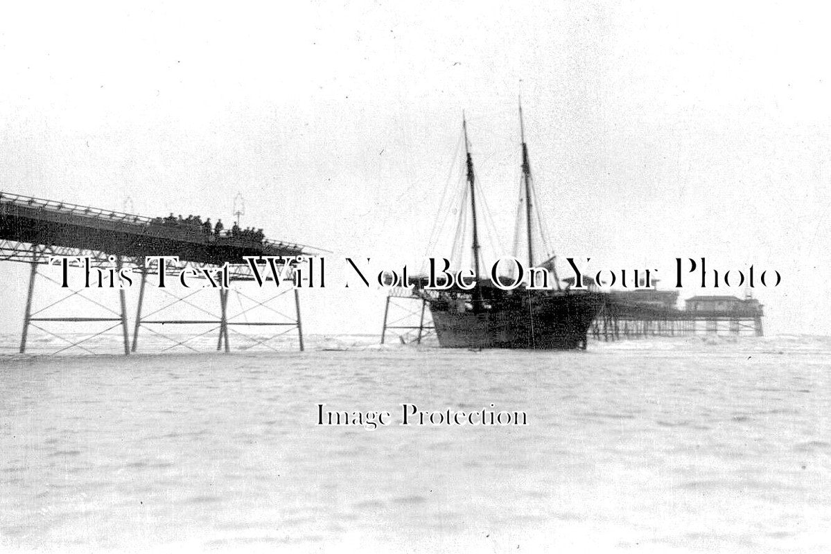 LI 3098 - Wrecked Pier, Schooner Europa, Skegness, Lincolnshire c1919