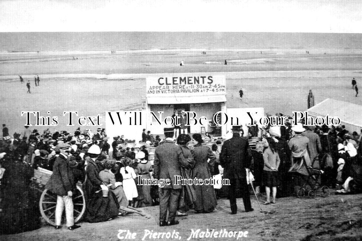 LI 3161 - The Pierrots, Mablethorpe, Lincolnshire