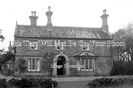 LI 3195 - House Near Sleaford, Lincolnshire