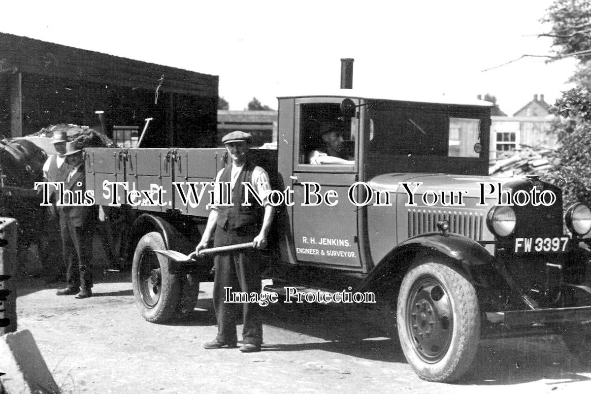 LI 3247 - Skegness District Council Lorry, Lincolnshire