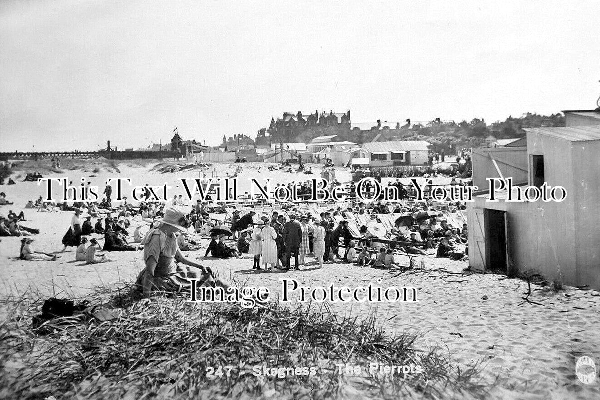 LI 3622 - The Pierrots, Skegness, Lincolnshire c1926