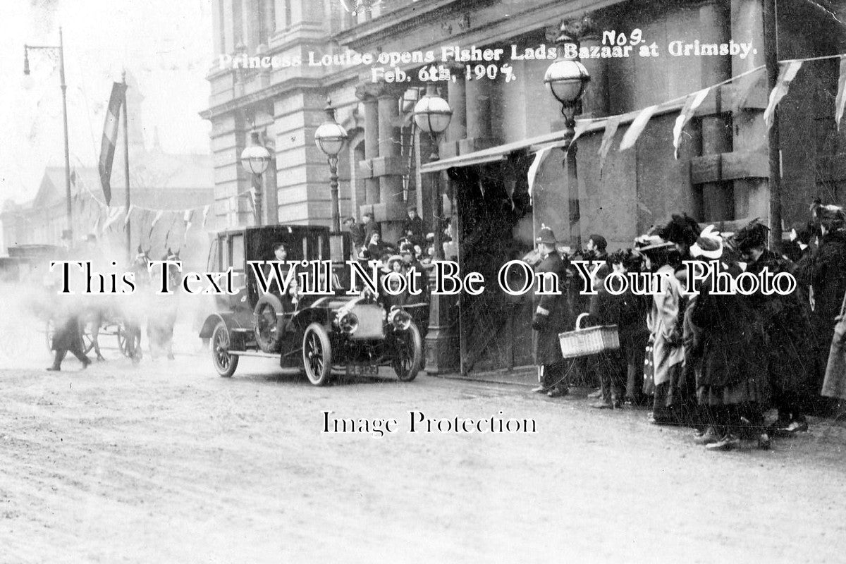 LI 492 - Fisher Lads Bazaar, Grimsby, Lincolnshire