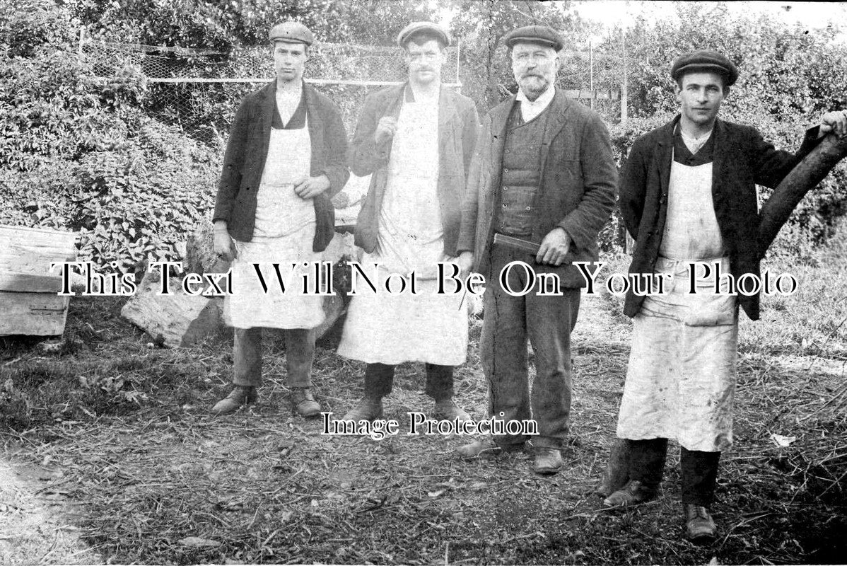 LI 53 - A Group Of Workers, Horncastle, Lincolnshire