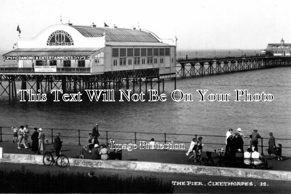 LI 895 - The Pier, Cleethorpes, Lincolnshire
