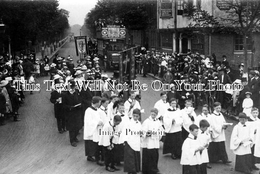 LO 1076 - Chiswick Peace Celebrations, Bath Road, London 1919
