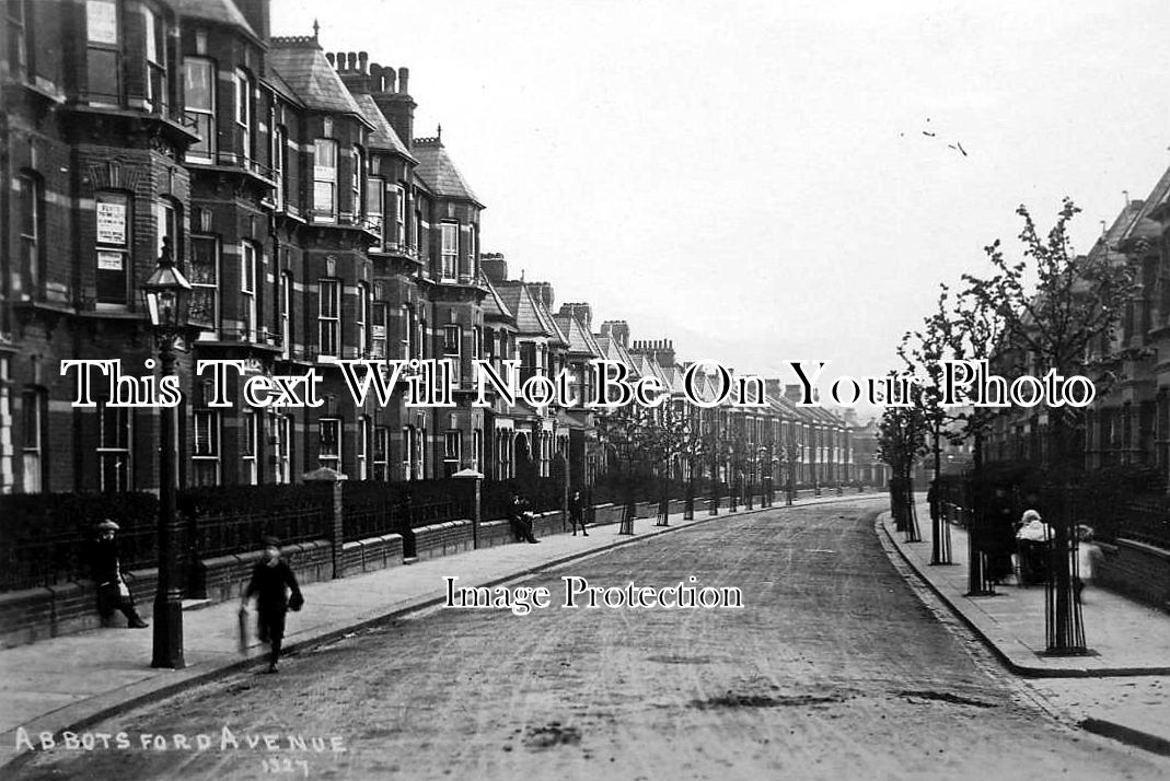 LO 1206 - Abbotsford Avenue, Haringay, London c1907