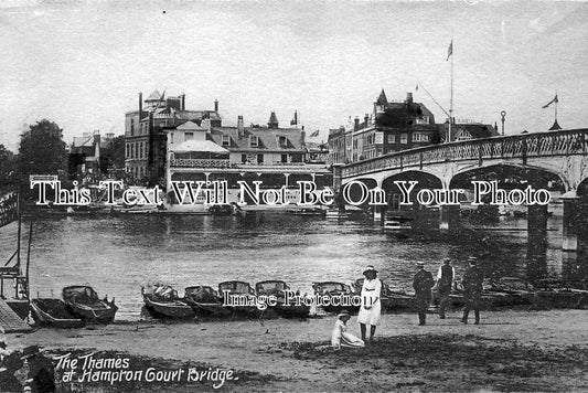 LO 143 - The Thames At Hampton Bridge, London