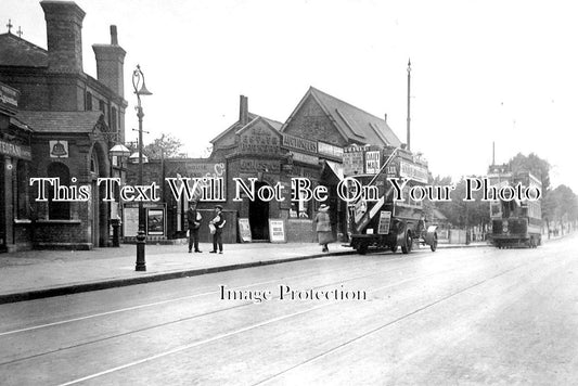 LO 1495 - Uxbridge Road, Ealing Common Underground Tube Station, London