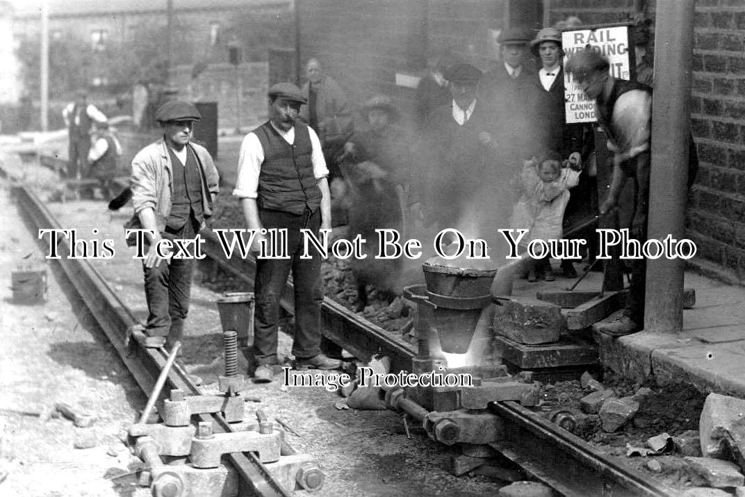 LO 1559 - Laying Tram Lines, London