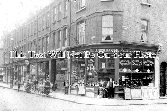 LO 1567 - Greengrocers, New Kings Road, Cortayne Road, Fulham, London
