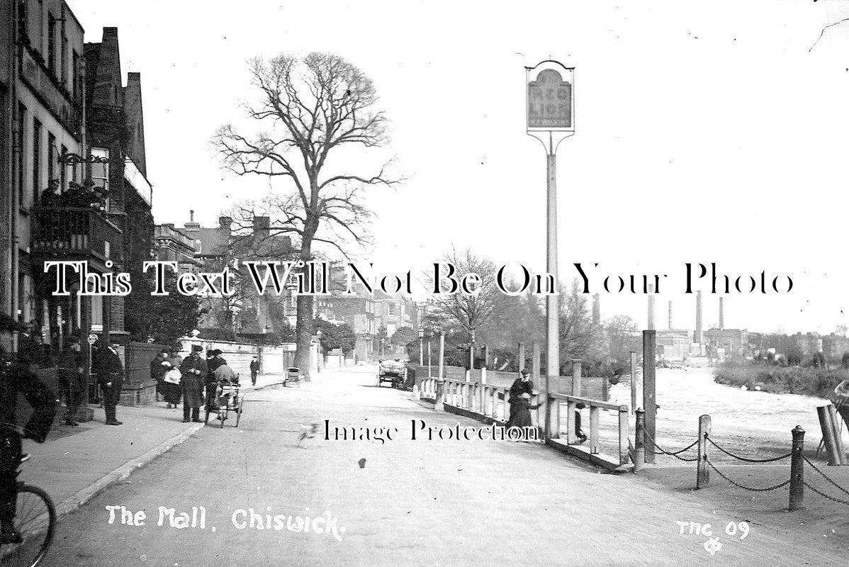 LO 1945 - The Red Lion, The Mall, Chiswick, Hounslow, London c1910