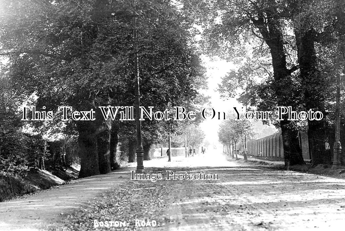 LO 1974 - Boston Road, Hounslow, London c1906