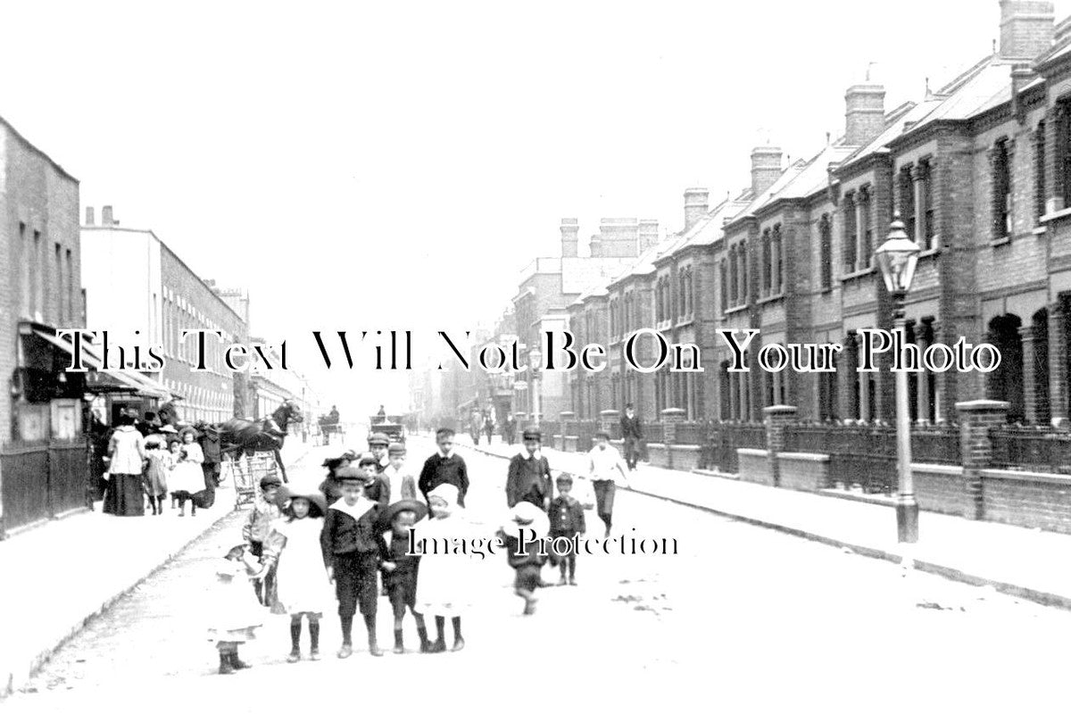 LO 2212 - Hillingson Street, London