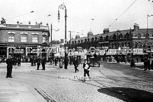 LO 223 - The Bakers Arms Corner, Leyton, London