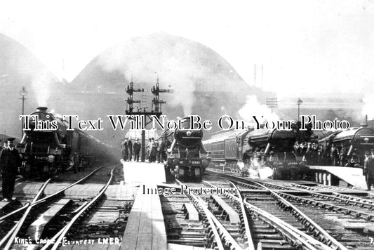 LO 2353 - Kings Cross Railway Station, London