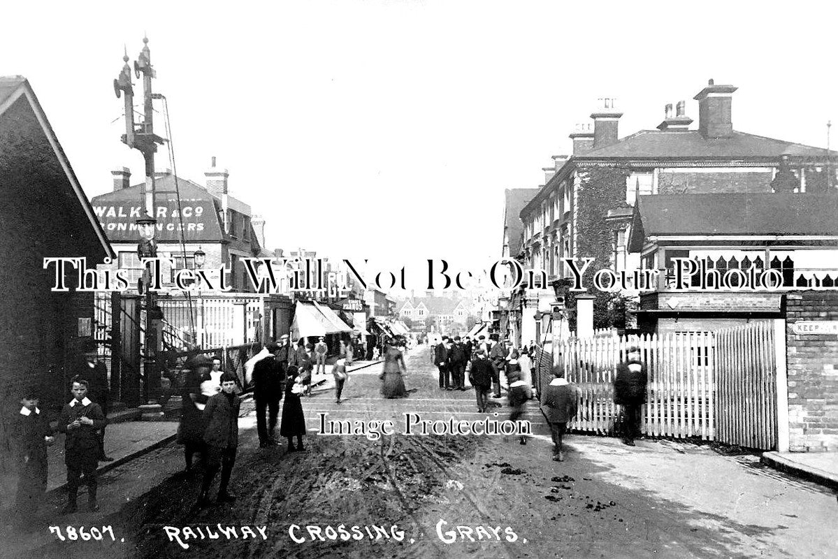 LO 2433 - Railway Crossing, Grays, London