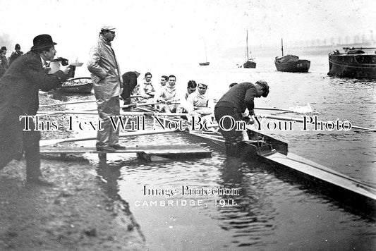 LO 2813 - Boat Race, Cambridge Rowing Crew, London 1911