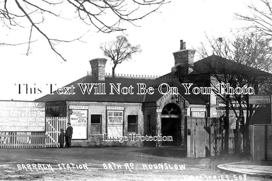LO 2839 - Barrack Railway Station, Bath Road, Hounslow, London