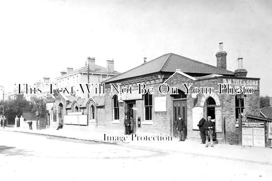 LO 2876 - Stamford Hill Railway Station, Hackney, London