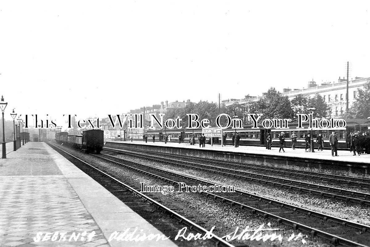 LO 3015 - Addison Road Railway Station, London