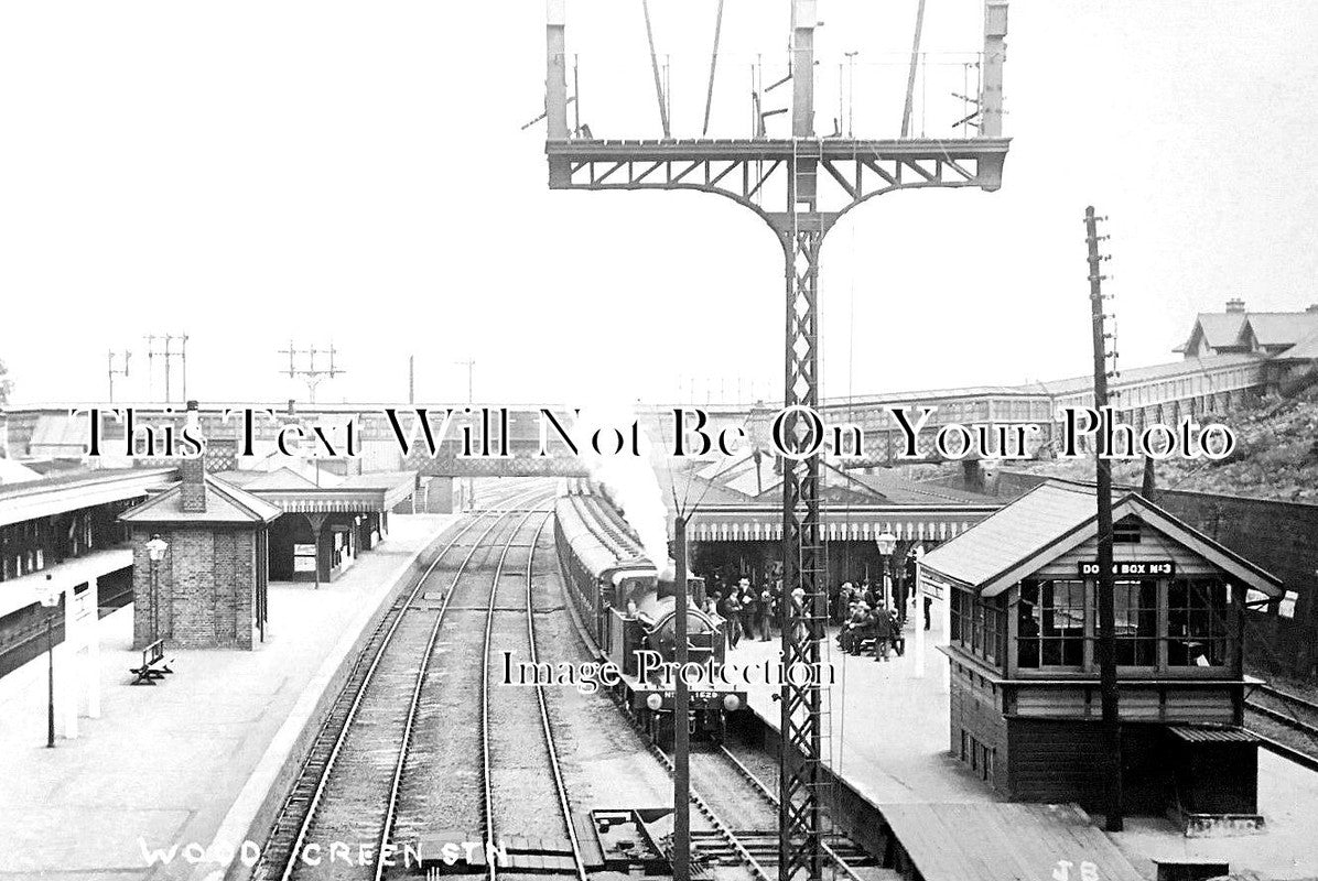 LO 3192 - Wood Green Railway Station, London