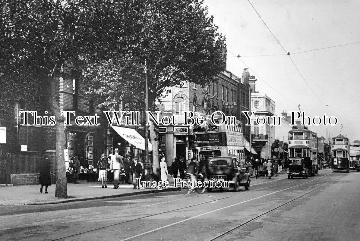 LO 3315 - Trams On West Ealing Broadway, London