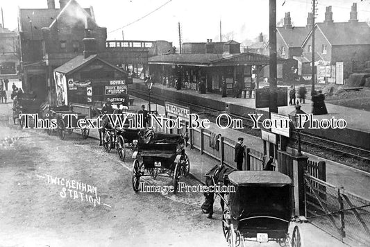 LO 3329 - Twickenham Railway Station, Surrey, London