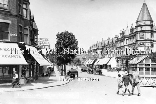 LO 3348 - The Avenue, Ealing, London