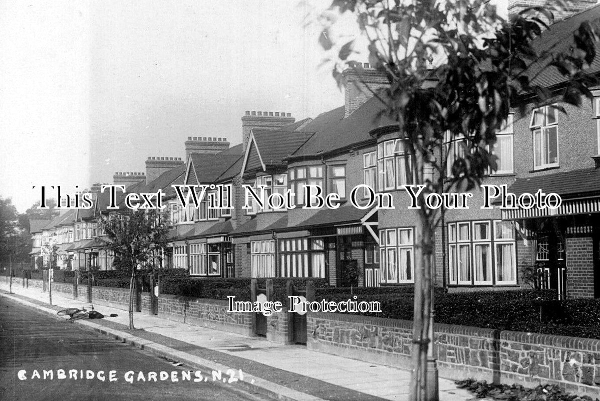 LO 3450 - Cambridge Gardens, Winchmore Hill, London