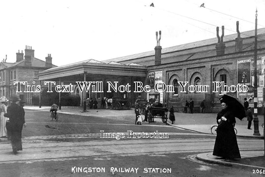 LO 3523 - Kingston Railway Station, London