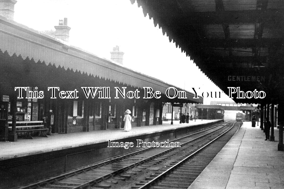 LO 3677 - Forest Gate Railway Station, London