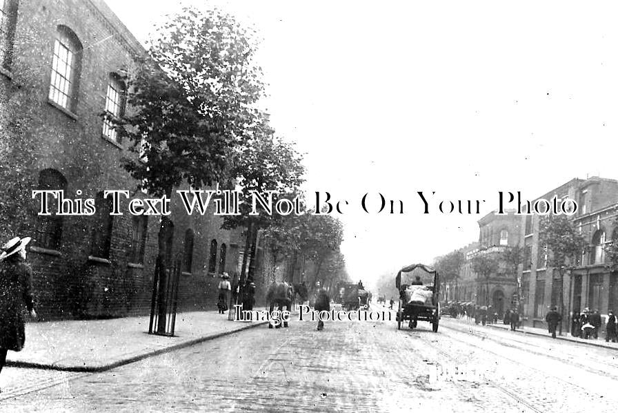 LO 3808 - Burdett Road, Poplar, London c1913