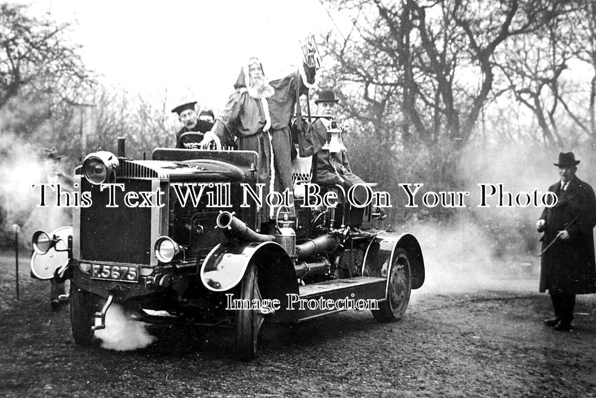 LO 3905 - Walthamstow Fire Engine, London