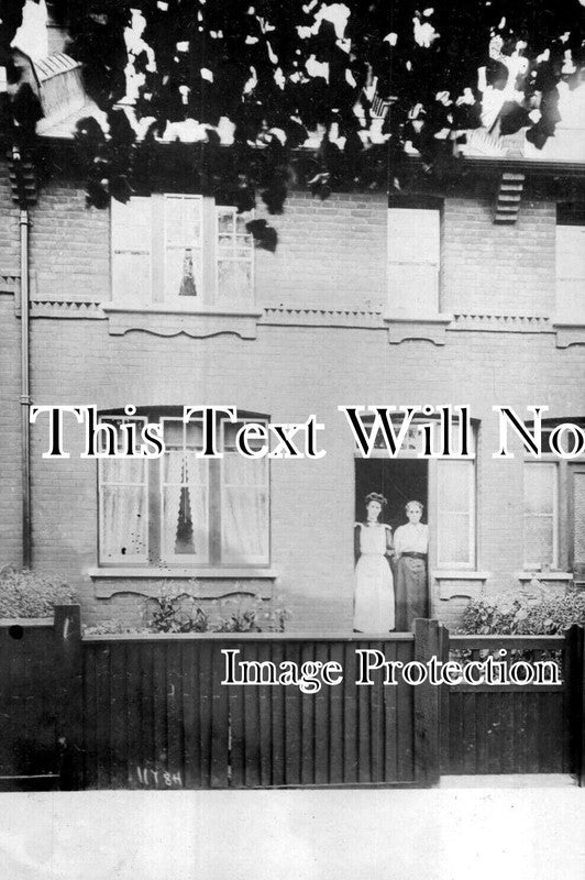 LO 3997 - 213 North Hill, Highgate, London