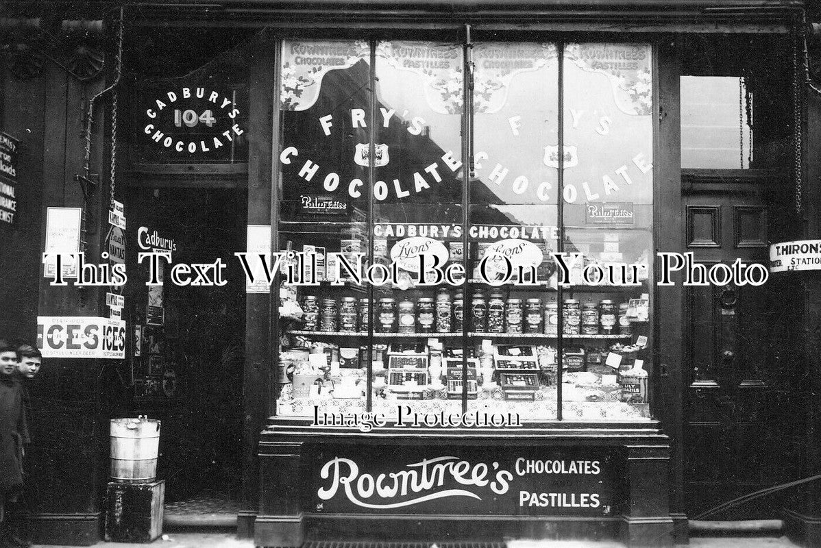 LO 4007 - London Sweet Shop Front